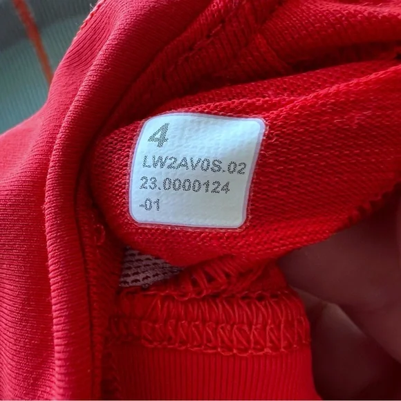 Lululemon Energy Bra Medium Support, B–D Cups Grenadine Red Size 4 - Picture 4 of 4